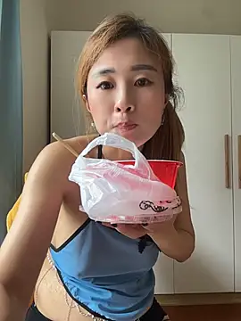 okgirl_23's Live XXX Chat