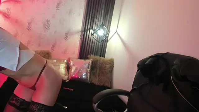 NahomyCarther Adlı Modelin Canlı XXX Sohbeti