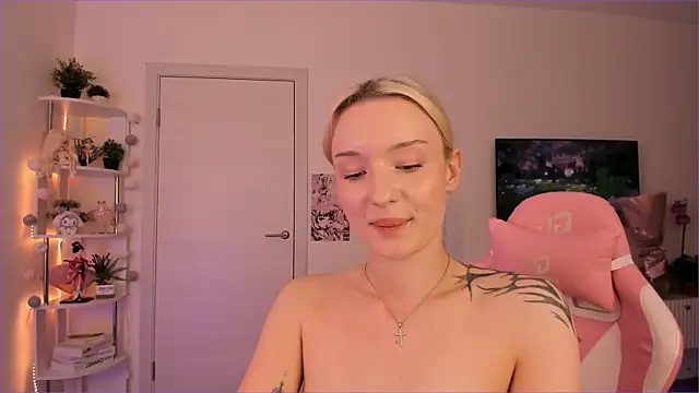 Tiffany_Paw Chat XXX in diretta