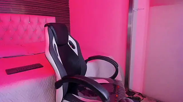 EmilyMora1_'s Live XXX Chat
