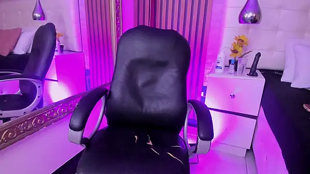XXX chat uživo modela KyleeSmiith