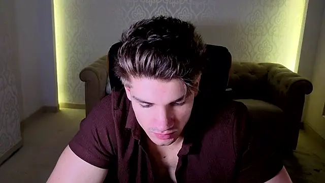 Chat +18 de MaxKaiden ao vivo