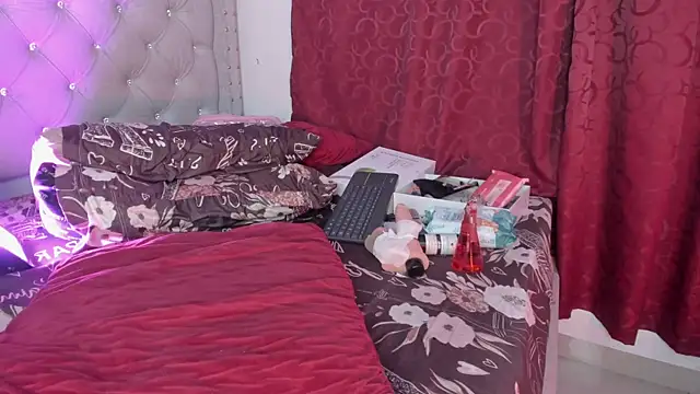 Shadow_Queen666 Adlı Modelin Canlı XXX Sohbeti