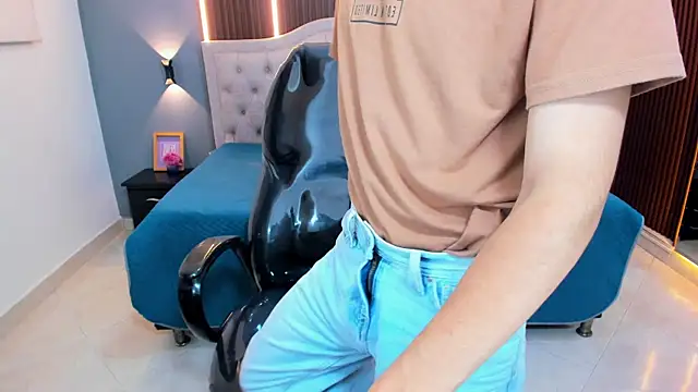 Tommy18__n Live XXX chat