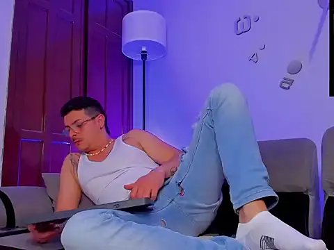 Leo_Hunt_'s Live XXX Chat