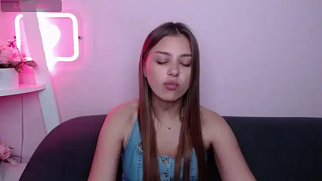 MilanaAngelAs 现场XXX聊天
