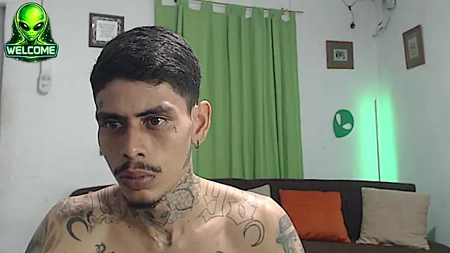 Chat XXX en directo de alpha_zom
