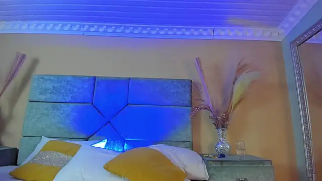 NoaahTylor's Live XXX Chat