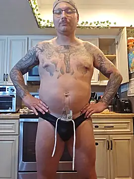 MrBiggBallz élő XXX-chatje