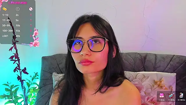 NayeCloud's Live XXX Chat