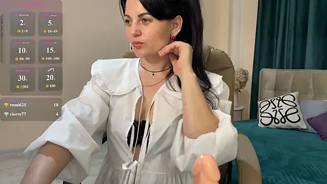 XXX chat uživo modela _SilkyShadow_