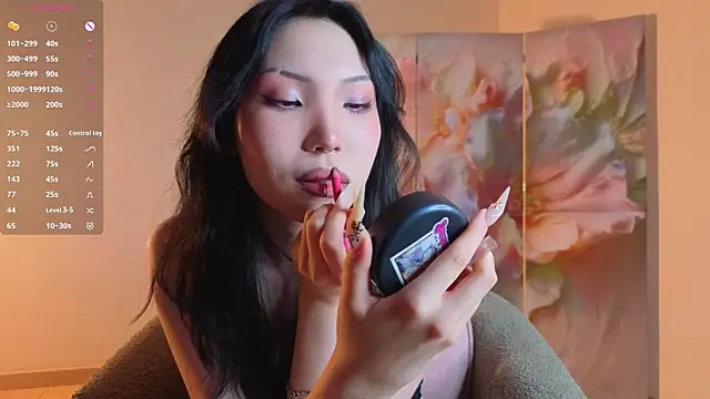 Chat +18 de KristanTienken ao vivo