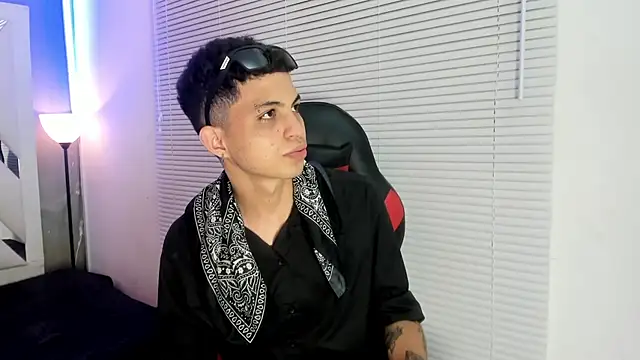 cameron_lux77 XXX чат на живо