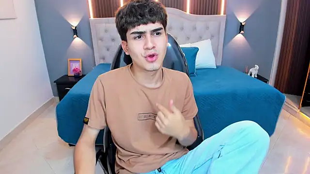 Živý XXX chat Tommy18__