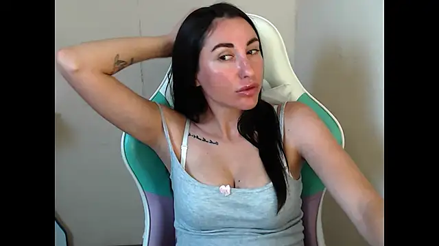 Cammil1a_horn Chat XXX live