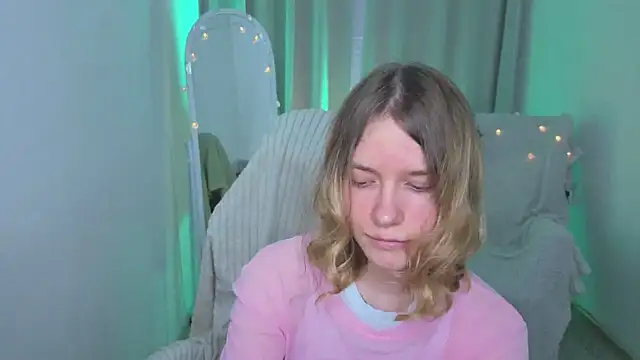 Chat +18 de MilanaRayy ao vivo