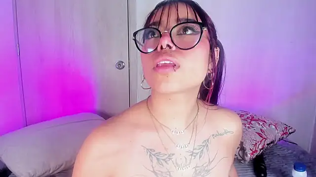 Chat XXX en directo de Little_natty_
