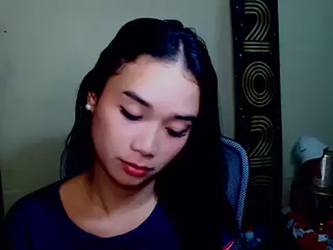 ShinningEthene Adlı Modelin Canlı XXX Sohbeti