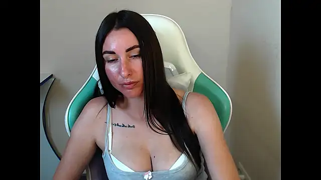 Cammil1a_horn's Live XXX Chat