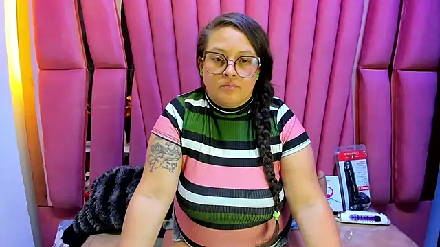 แชท XXX สดของ Sarah_Boobs_