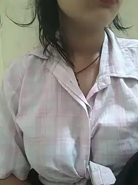 Chat +18 de Cute_Kavya7 ao vivo