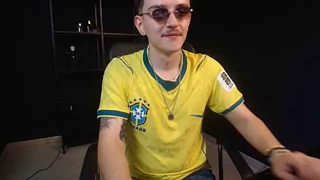 FelixStarkk's Live XXX Chat