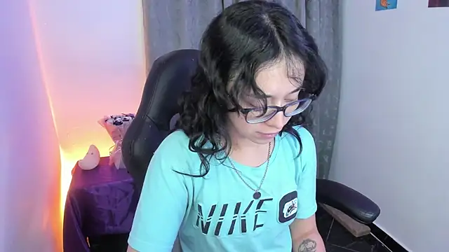 Онлайн чат XXX indra_cam