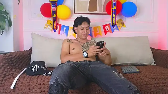 Stone_grey1_'s Live XXX Chat