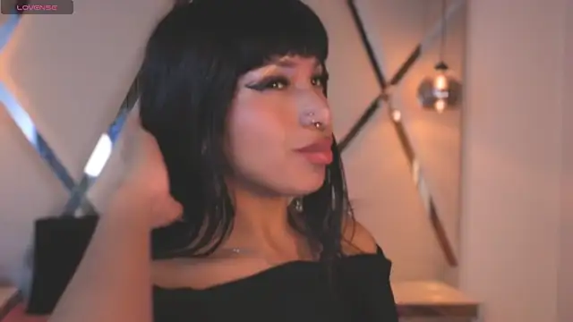 MeelFox Adlı Modelin Canlı XXX Sohbeti