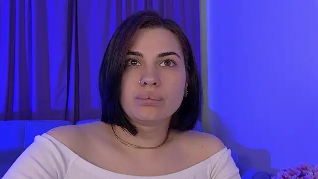 AdrianaToress XXX чат на живо