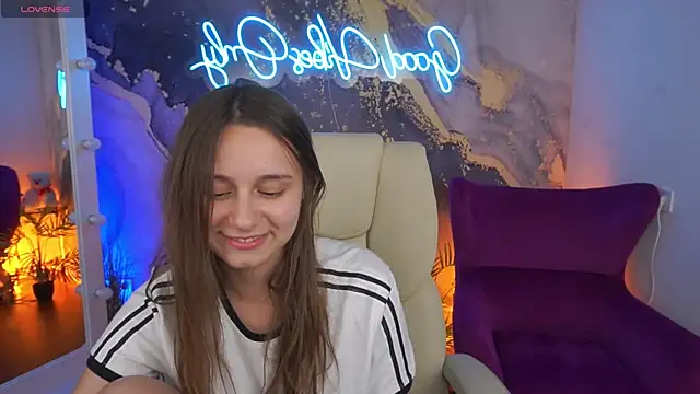 Онлайн чат XXX TinyNatalie