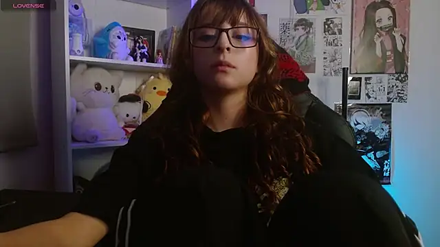 CelesteAyase Adlı Modelin Canlı XXX Sohbeti