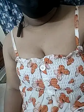Chat XXX en directo de MaggieTelugu-15