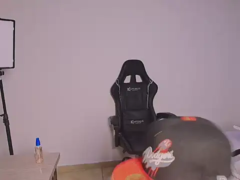 Nico_Hunter_ élő XXX-chatje