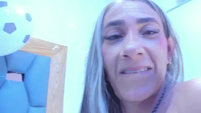 Chatroom XXX en direct de crystal_sm