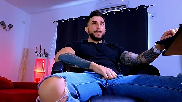 MightyAaron66 élő XXX-chatje