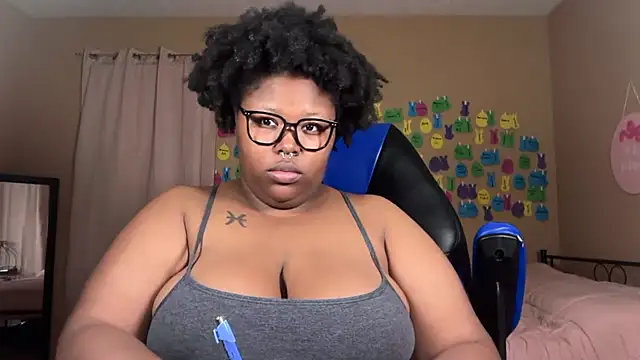 Chat XXX en directo de Chocolatebunnyxx96