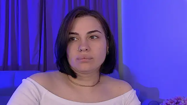 Chat XXX en directo de AdrianaToress