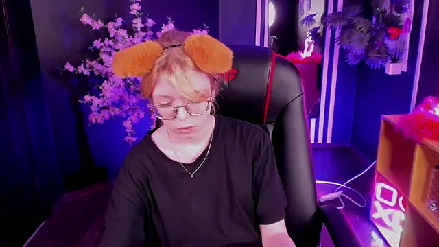 FoxxyyPolly XXX чат на живо