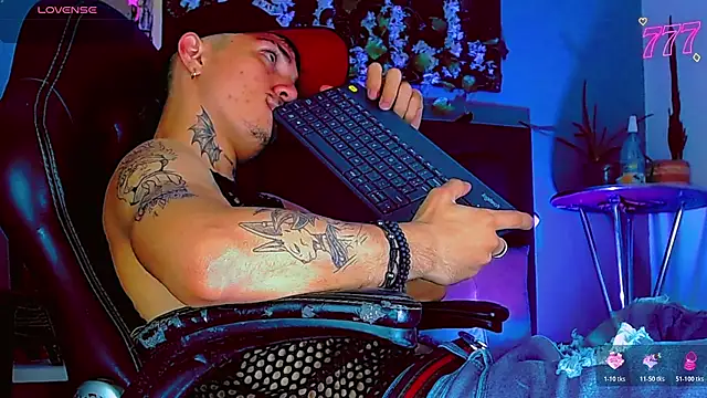 XXX chat uživo modela HannibalLester