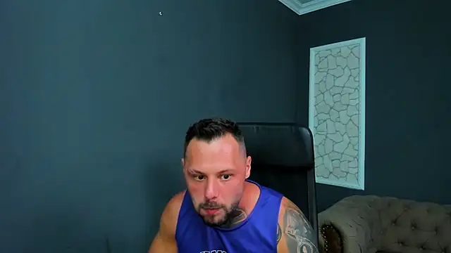 BrianHunts élő XXX-chatje