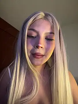 Alice-_- live XXX chat