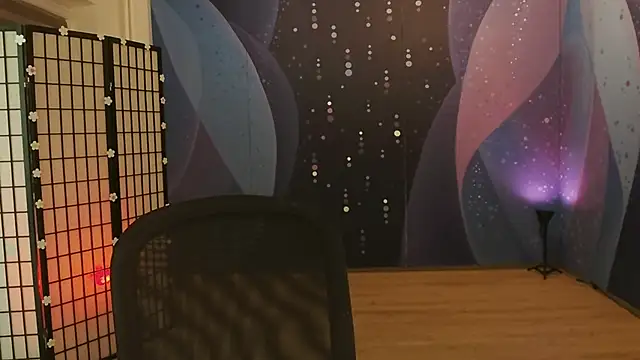 Intruderrorry's Live XXX Chat