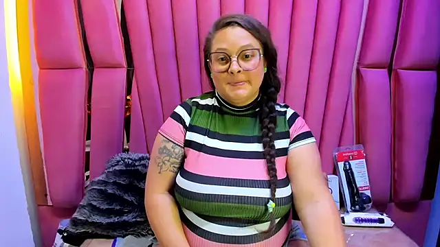 Sarah_Boobs_'s Live XXX Chat