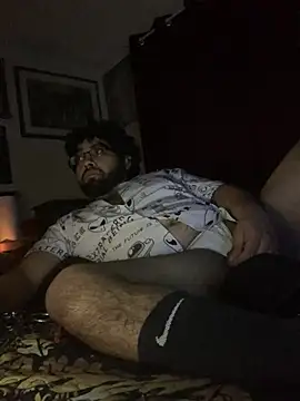 Živý XXX chat CloudyPapi_Downlow