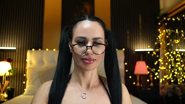 KatiaDivine Chat XXX live