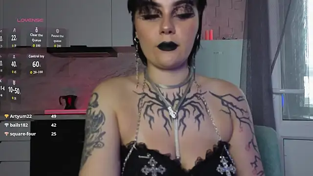 IntrigueYourDayn Live XXX chat