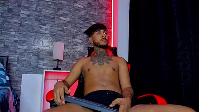 TheimperialBoys77 Adlı Modelin Web Kamerası Şovu