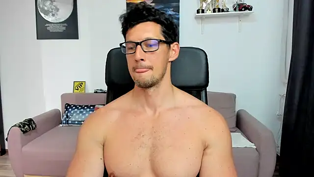 BrutusK08's Live XXX Chat