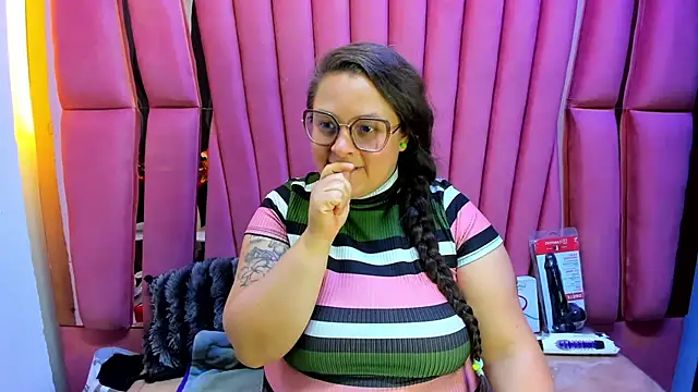 Онлайн чат XXX Sarah_Boobs_